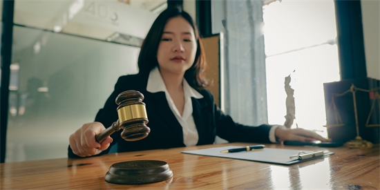 Vanaf 2026 boetes bij schijnzelfstandigheid